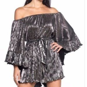 San Joy Silver Metallic Off the Shoulder Pleated Romper Size Small NWT